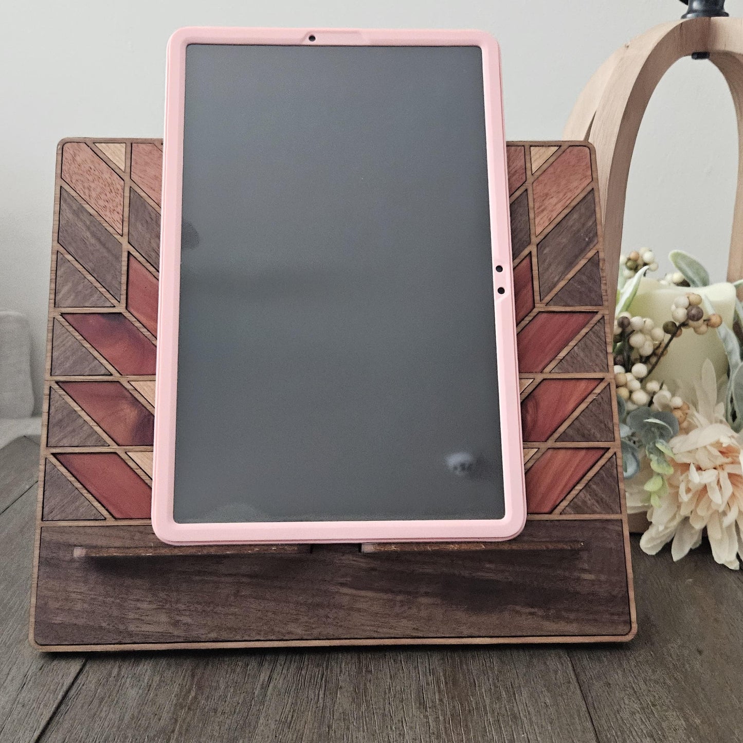 Wood Traditional Sunburst Style Quilt Tablet or Cookbook Stand